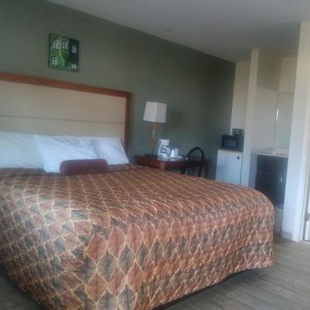 Maple Leaf Motel New Milford Extérieur photo