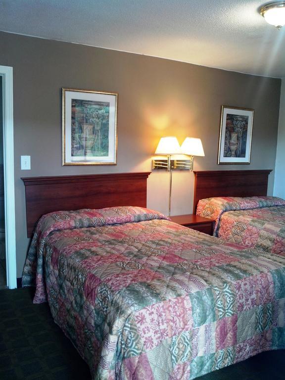 Maple Leaf Motel New Milford Extérieur photo