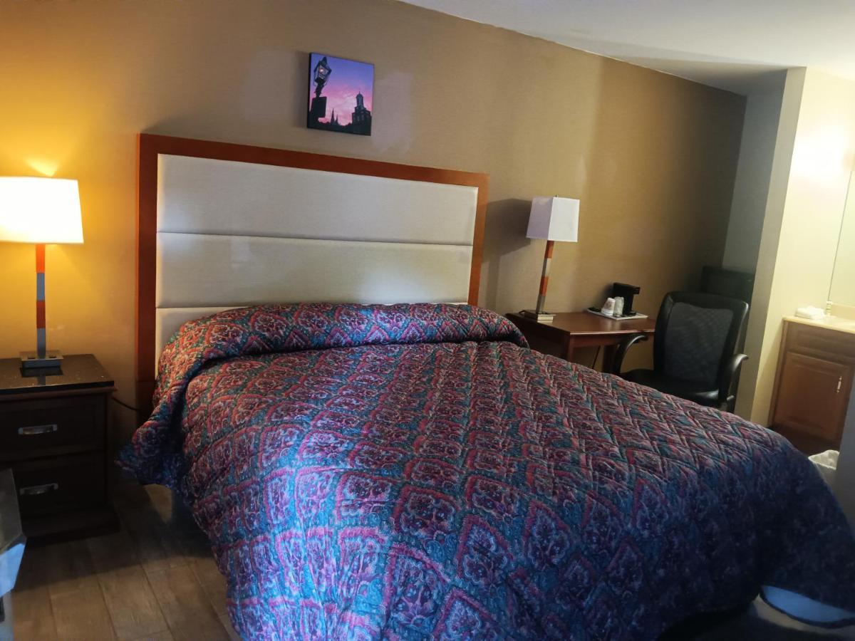 Maple Leaf Motel New Milford Extérieur photo