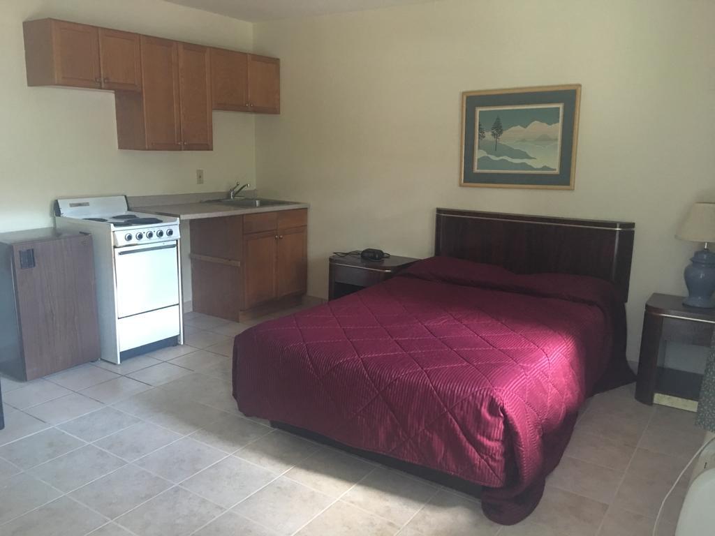 Maple Leaf Motel New Milford Extérieur photo
