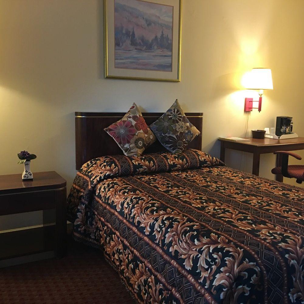 Maple Leaf Motel New Milford Extérieur photo