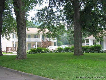 Maple Leaf Motel New Milford Extérieur photo